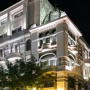 superior-one-boutique.hotelschalkidiki.net/